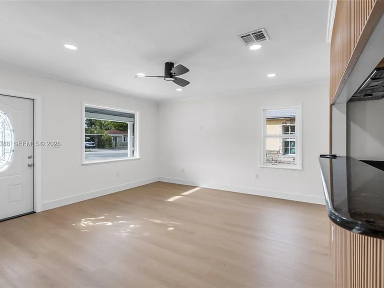 1320 N Andrews Ave — Photo 6