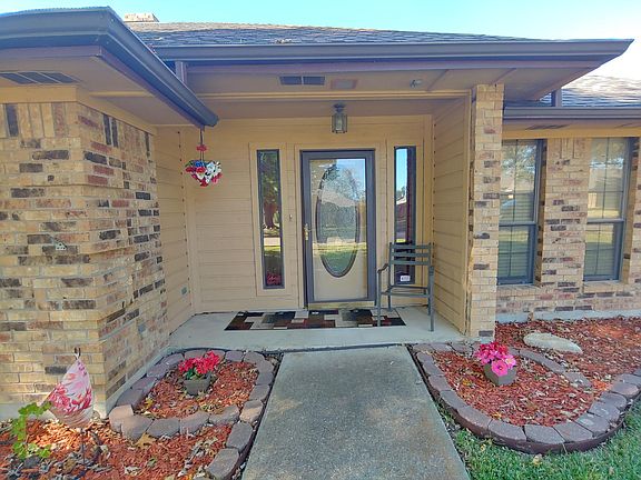 3rd image of 2305 Brownlee Blvd
