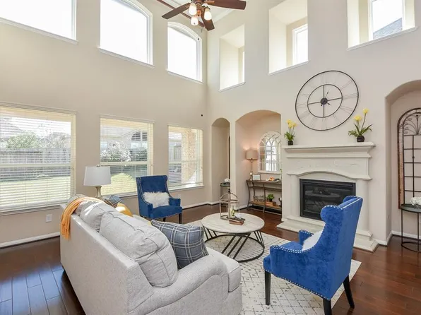 6118 Aspen Pass Dr, Kingwood, TX 77345