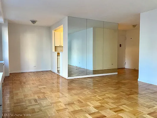 Rented by Living New York | media 7