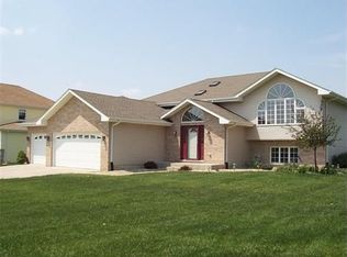 9876 Three Springs Dr, Saint John, IN 46373
