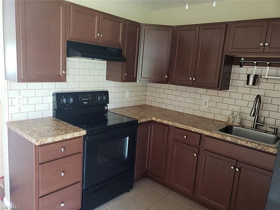 2nd image of 110 SE 4th Pl APT B