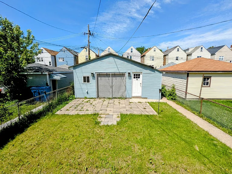 834 N Kolin Ave — Photo 30