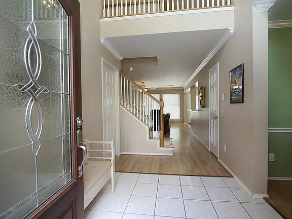 4th image of 12043 Thornecrest Dr