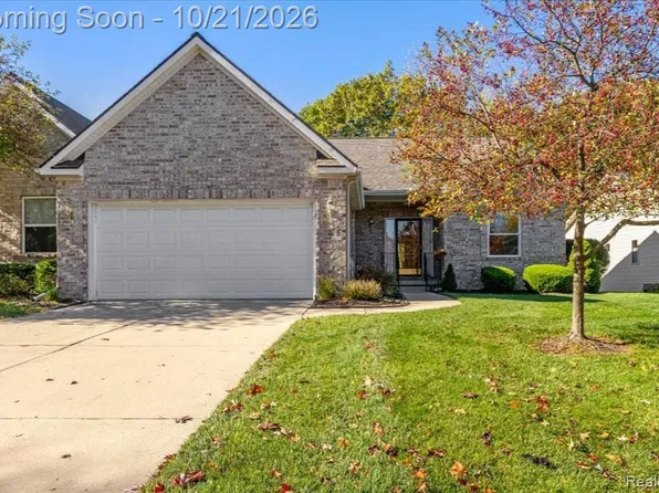 2315 Sapphire Ln, East Lansing, MI 48823