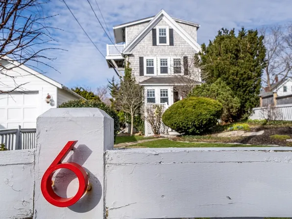 6 Green St, Rockport, MA 01966