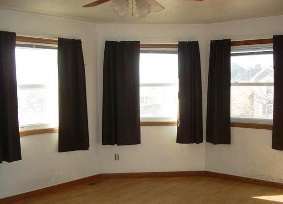 4th image of 708 51st Ave