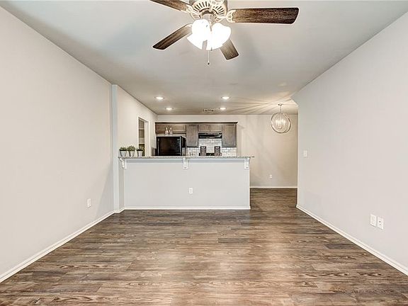 5th image of 8811 SW 45th St