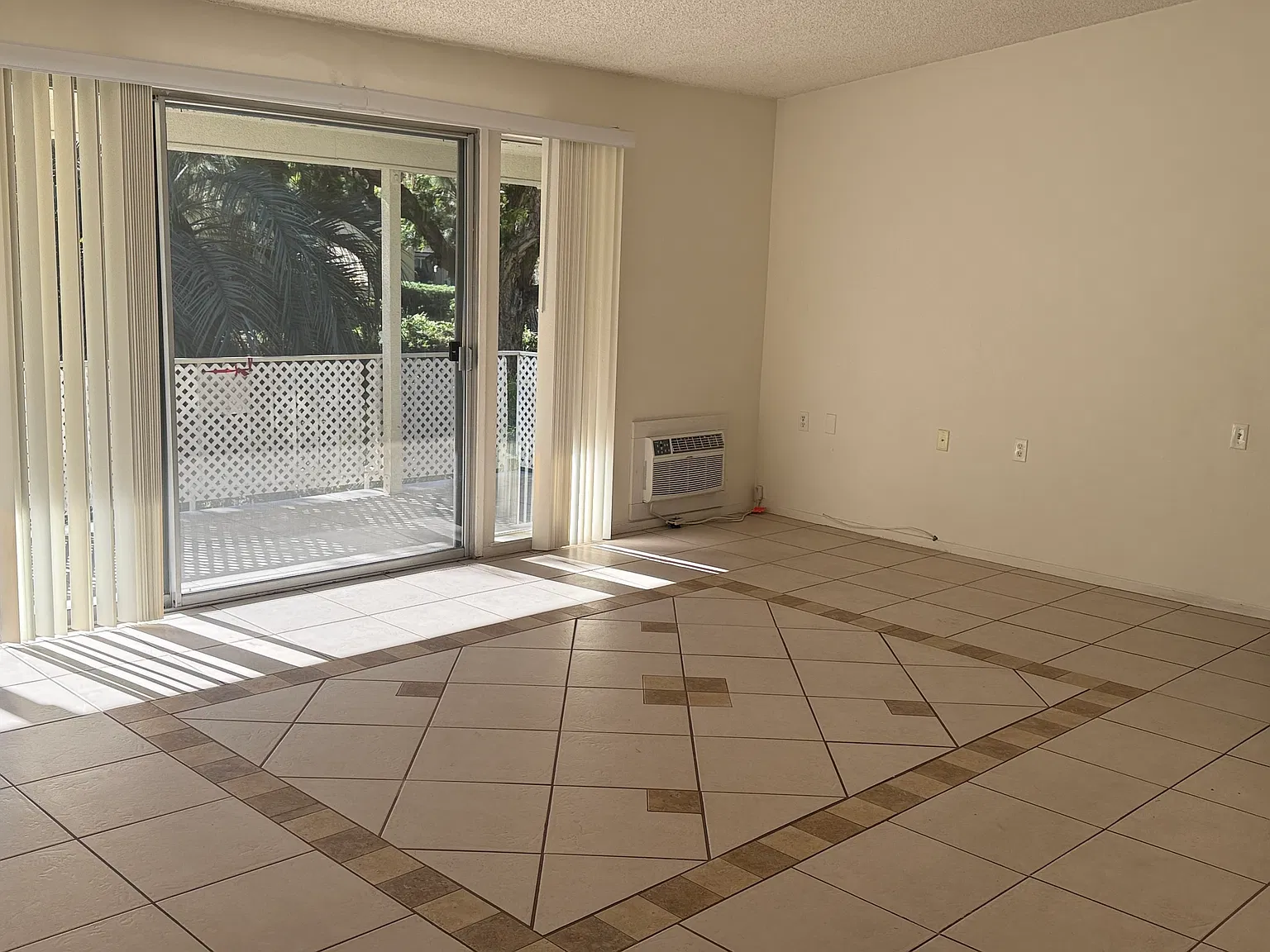 2 bed, 1050 sqft, $2,600 — Photo 1