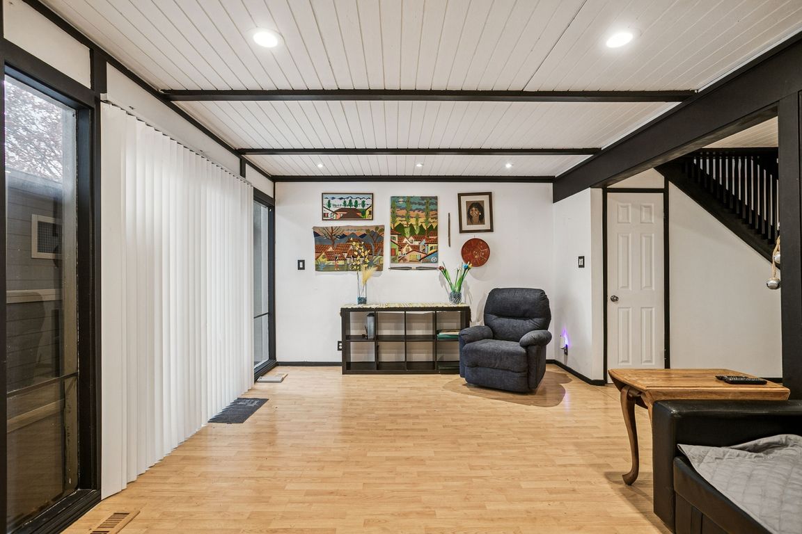 next background image