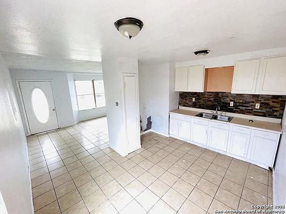 5th image of 226 Bemis Dr