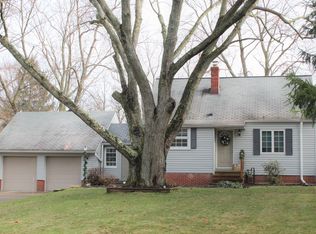 8023 Elmhurst Dr, Broadview Heights, OH 44147