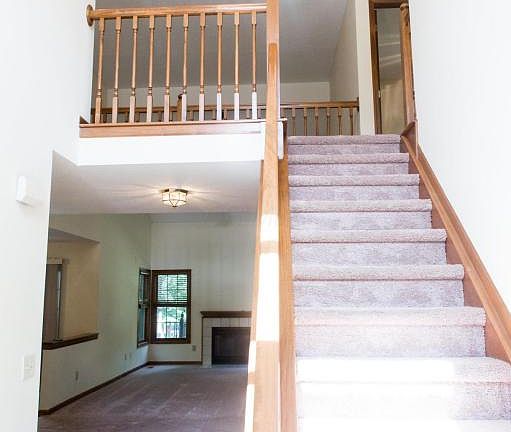 3rd image of 6100 Glenworth Ct
