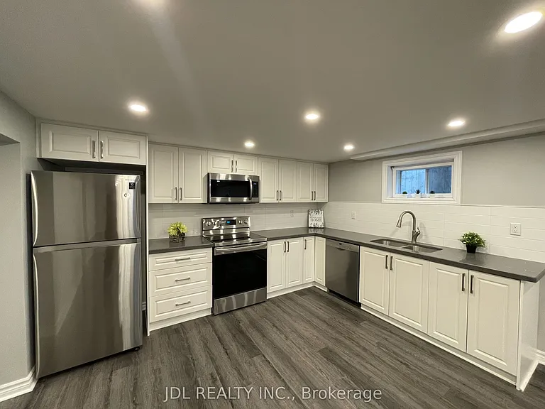 226 Lorindale Dr #LOWER — Photo 6