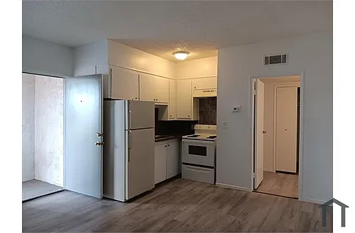 3828 Hazelwood St #29 Photo 1