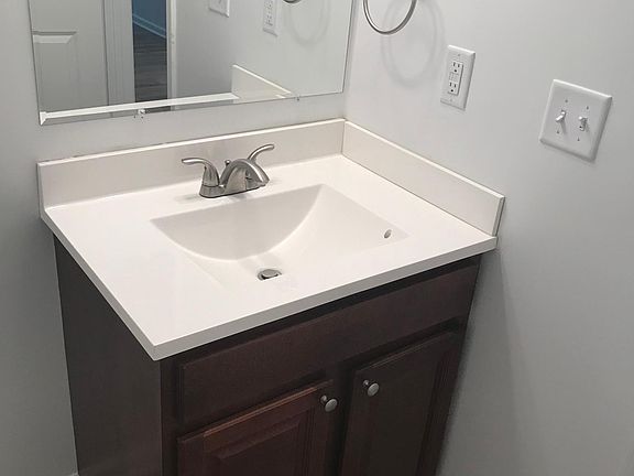2nd image of 113 Acacia Cir