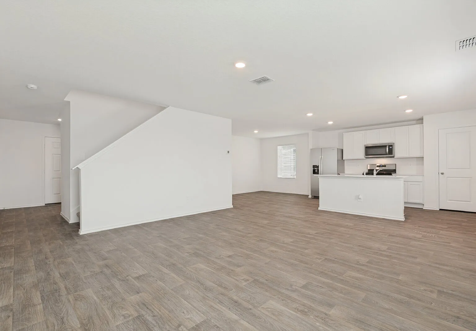 5 bed, 2.5 bath, 1892 sqft, $1,950 — Photo 4