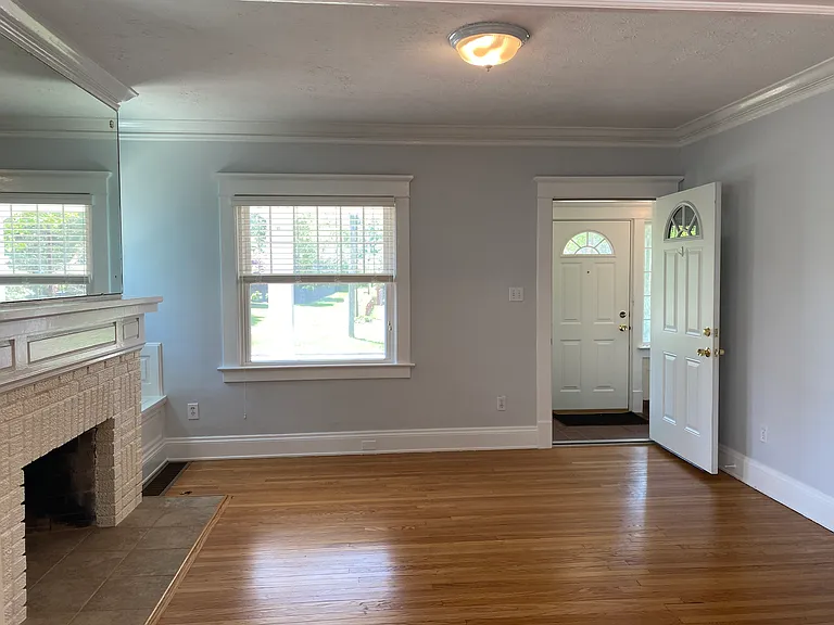 3515 Fairmount Blvd #1 — Photo 5