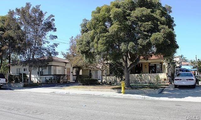 1st image of 2539 Kelburn Ave