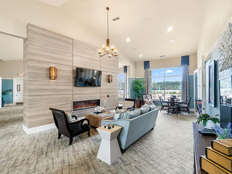 Broxton Bay Apartments — Photo 31