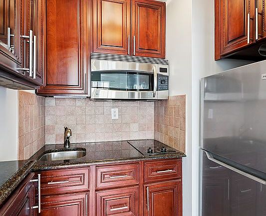 3rd image of 25 Tudor City Pl APT 1605