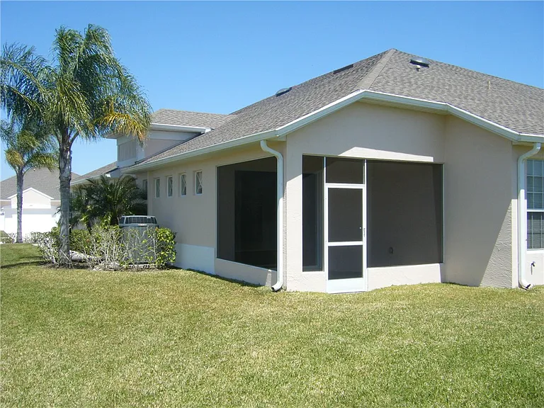 434 N Tangerine Sq SW — Photo 2