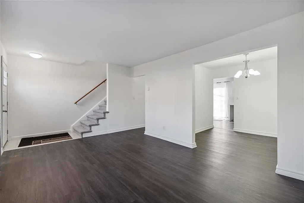 3 bed, 1.5 bath, $2,100 — Photo 3