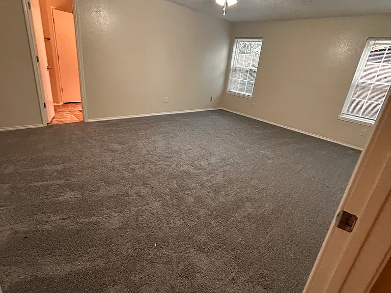 6408 Willow Springs Dr — Photo 15