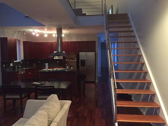 2nd image of 922 N Paulina St #3