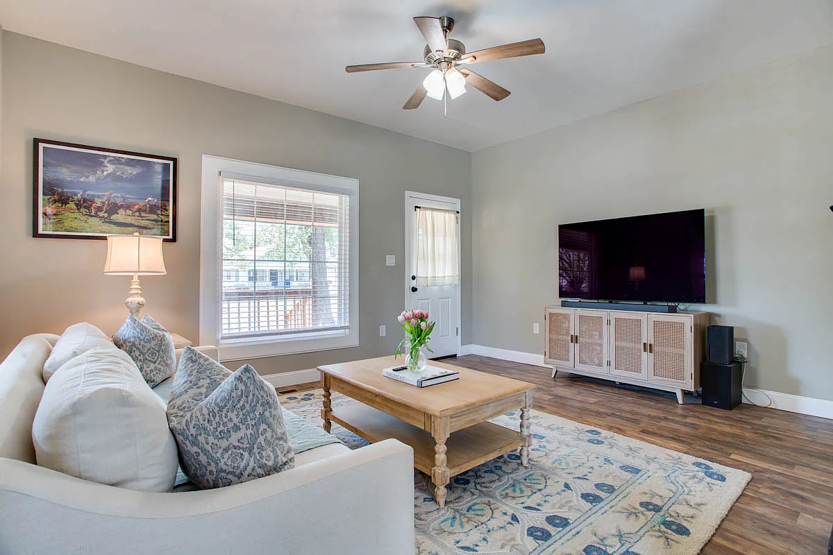 4 bed, 1930 sqft, $1,900 — Photo 4