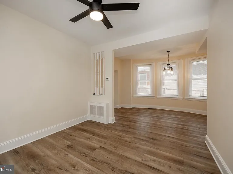 325 W Barnard St W — Photo 15