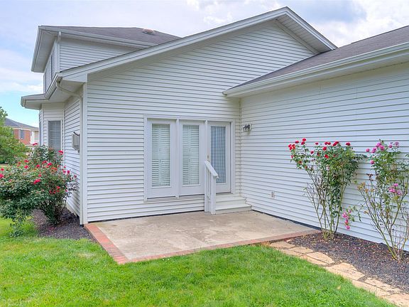2nd image of 909 Village Way N #N