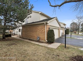 732 Ascot Ct, Libertyville, IL 60048