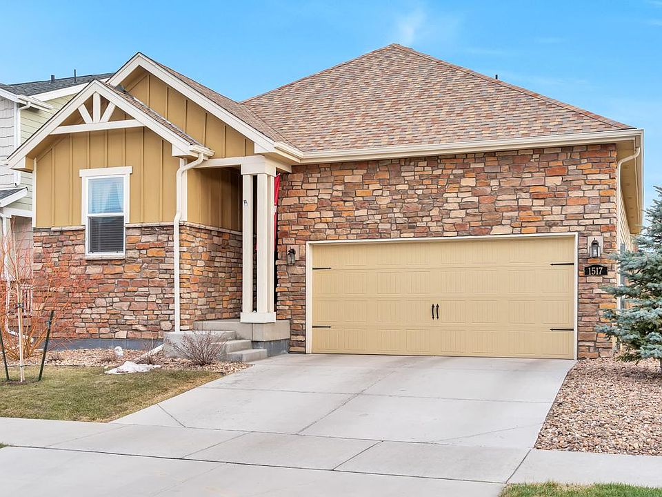 Gorgeous ranch-style home in south Longmont!
