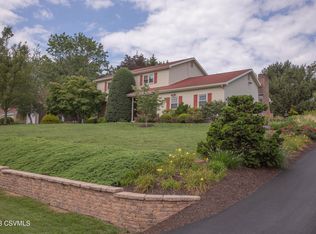 1055 Skyview Dr, Milton, PA