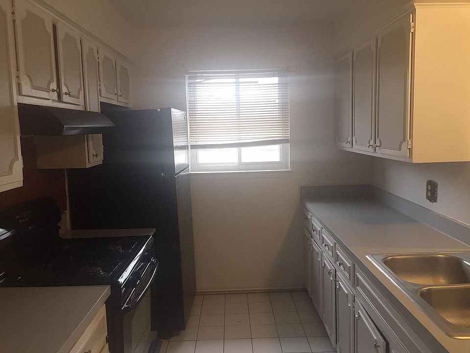 1st image of 15800 Hubbell St #104