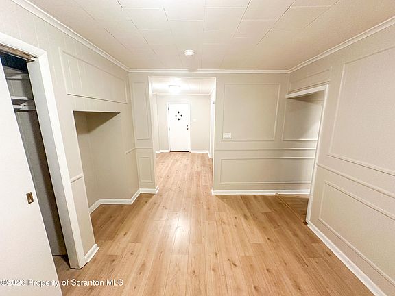 3rd image of 833 George St