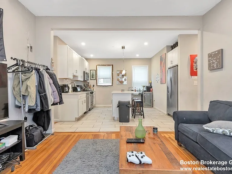228 Calumet St #1 — Photo 5