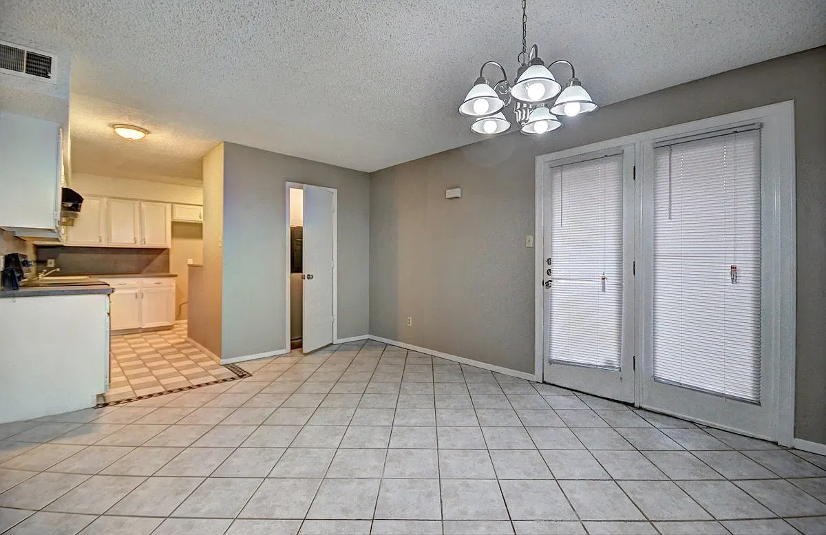 2 bed, 1.0 bath, 1550 sqft, $1,700 — Photo 4
