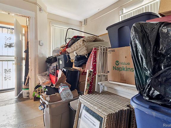 5th image of 4153 Concord St