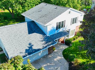 8894 Greenview Ln, Greendale, WI 53129