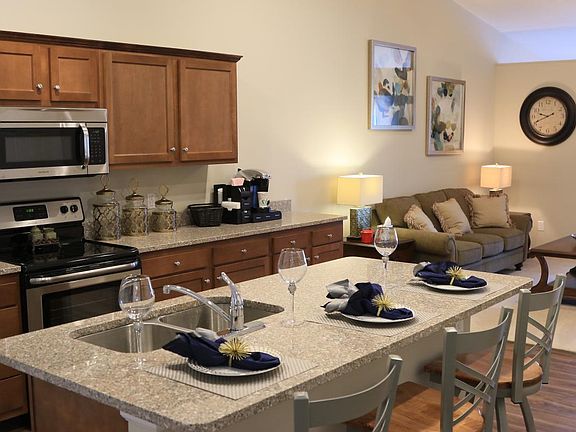 Entertaining is a breeze at your kitchen island!