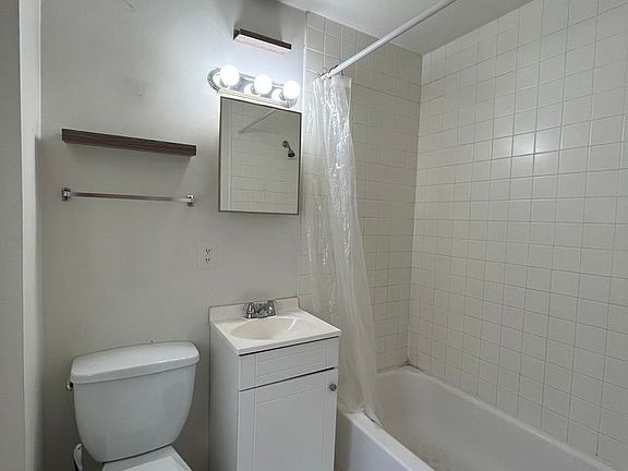 4th image of 332-34 S 17th St Unit 3B