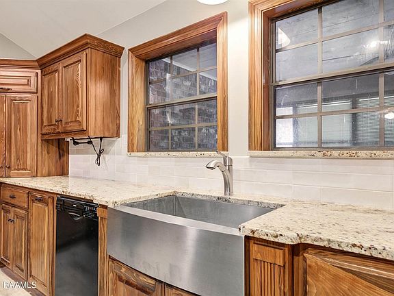 5th image of 104 Jerico Cir