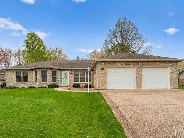 320 Lake Forest Dr, Belleville, IL 62220