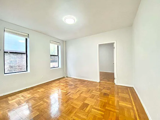 Rented by Astoria Realty | media 18