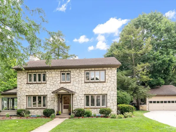 749 Oak Ave, Aurora, IL 60506