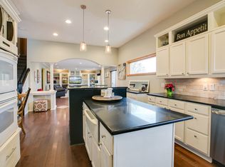 2115 Grimm Rd, Chaska, MN 55318