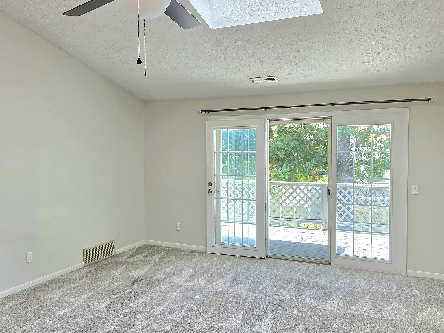 4041 White Chapel Ln — Photo 3