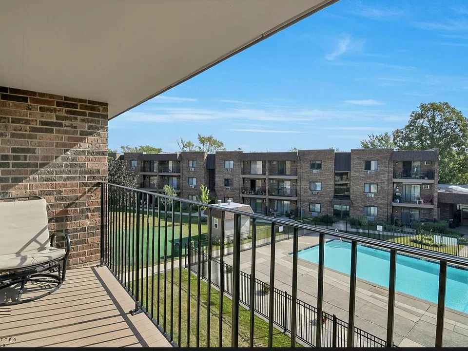 3515 E Central Rd #202